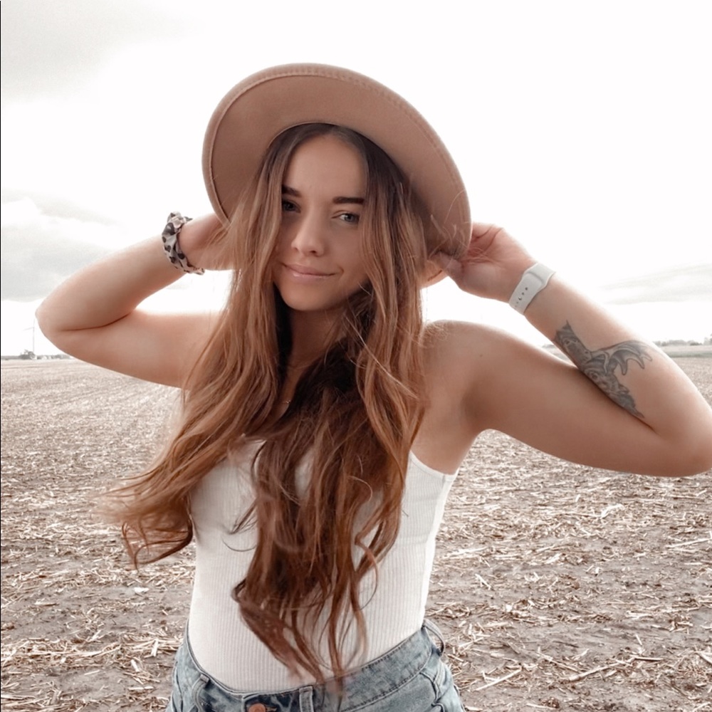 Meet your Posher, Taylor